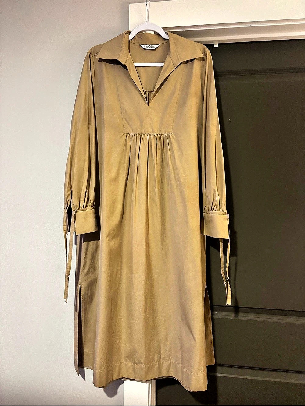 MaxMara Long Sleeve Midi Dress in Khaki Like New